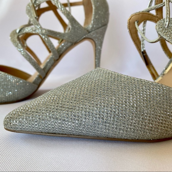 Gorgeous Badgley Mischka heels - Picture 7 of 12